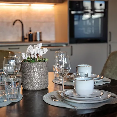 Jezyk-exclusive Free Parking *