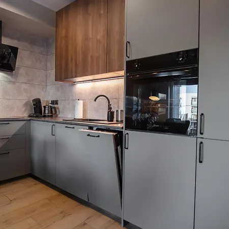 Jezyk-exclusive Free Parking * Poznan