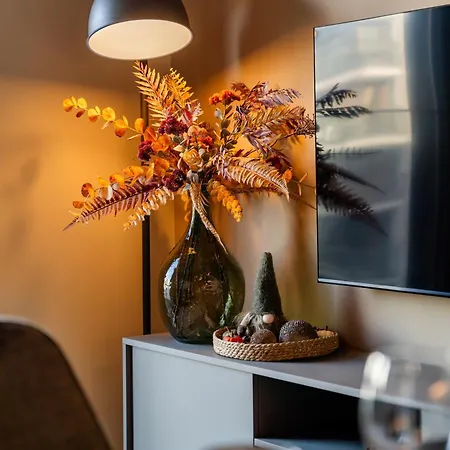 Jezyk-exclusive Free Parking