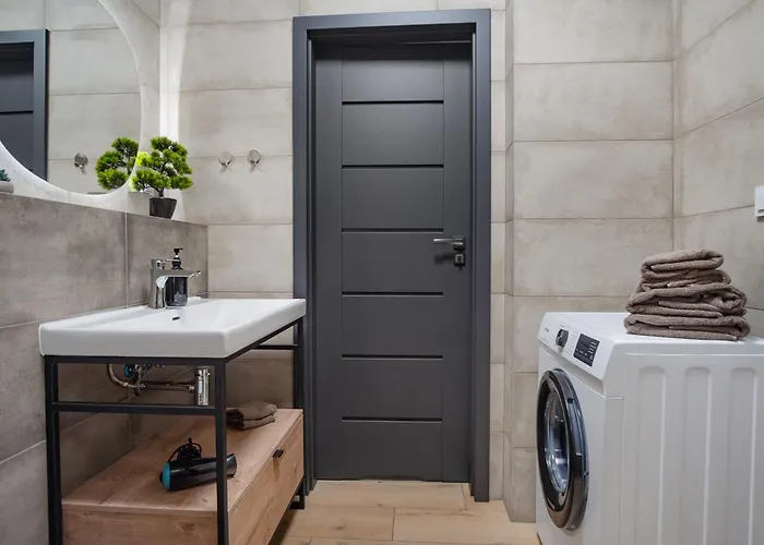 Jezyk-exclusive Free Parking شقة *