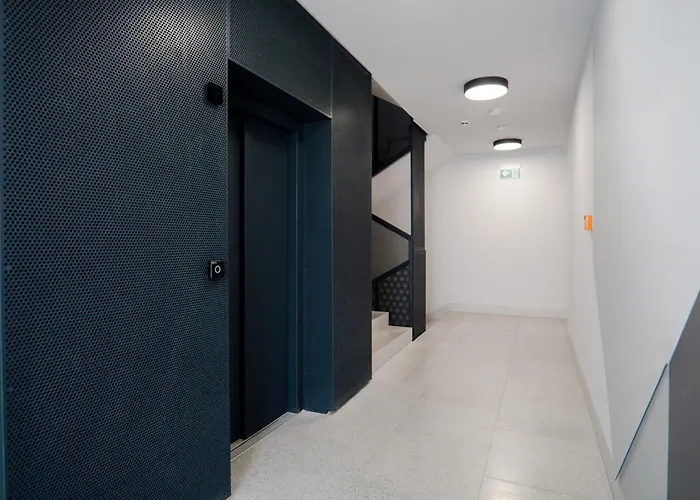 Jezyk-exclusive Free Parking